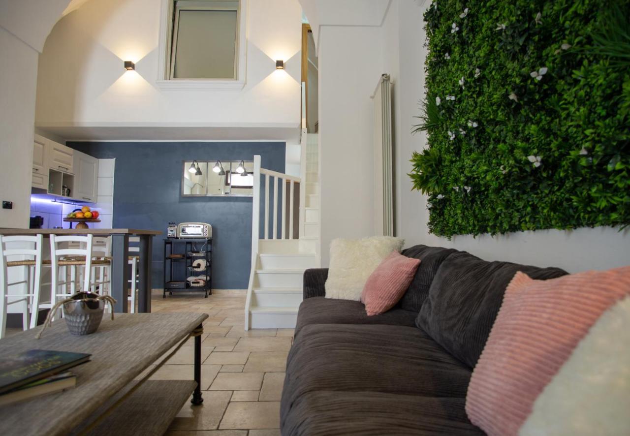 Casa Colombo - The Fab Stay Brindisi Bagian luar foto